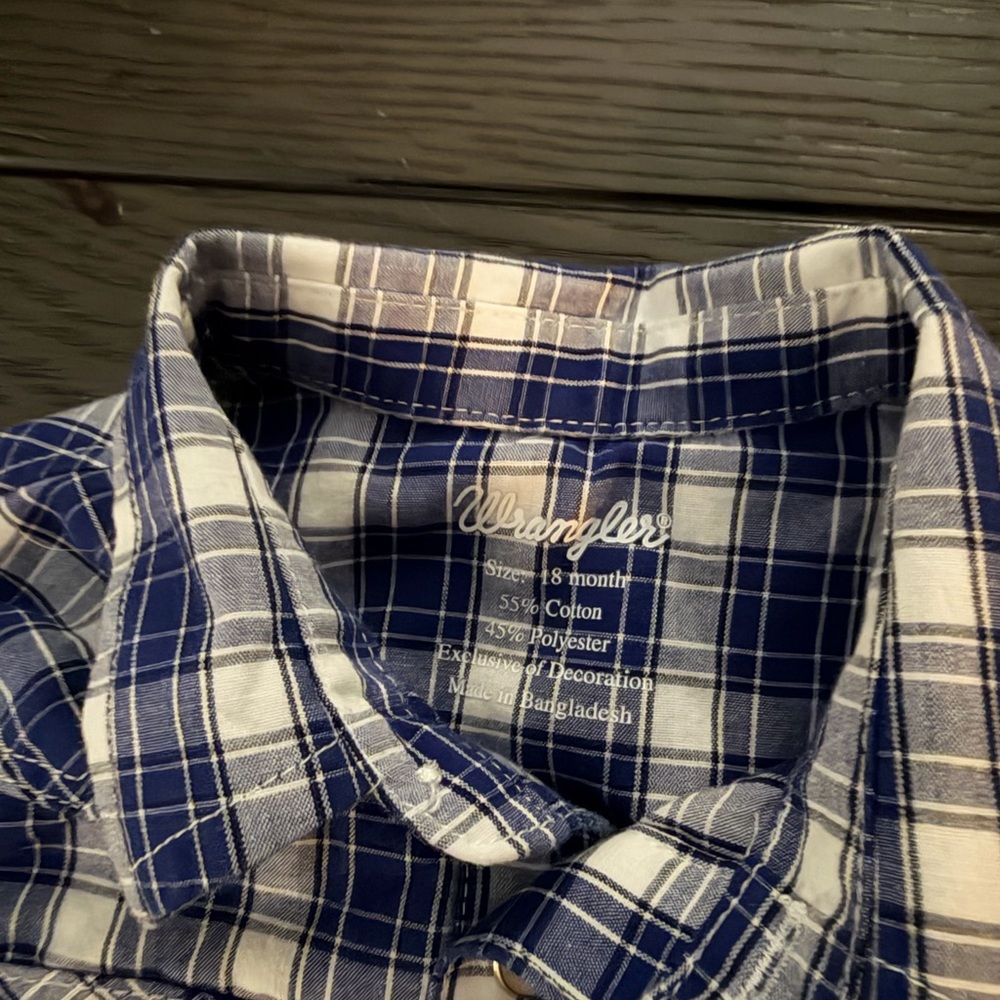 Lot of two infant boys Wrangler shirts 18-24 months like new - Picture 3 of 4